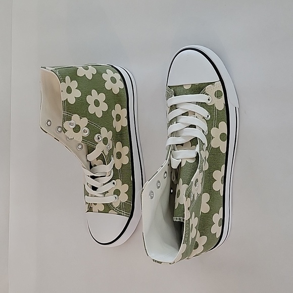 Classic Canvas Ankle Sneakers With Flower Print - Picture 2 of 8